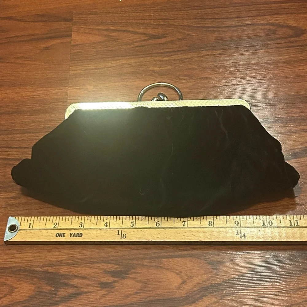 VTG Black Velvet Kiss-Lock Ring-Handle Evening Clutch